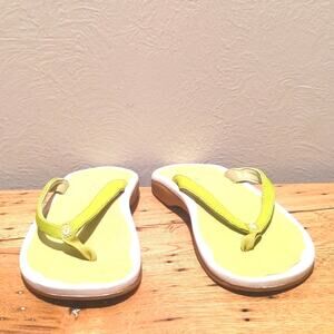 OluKai Bright Green Leather Flip Flop/Sandal Women's Size 5